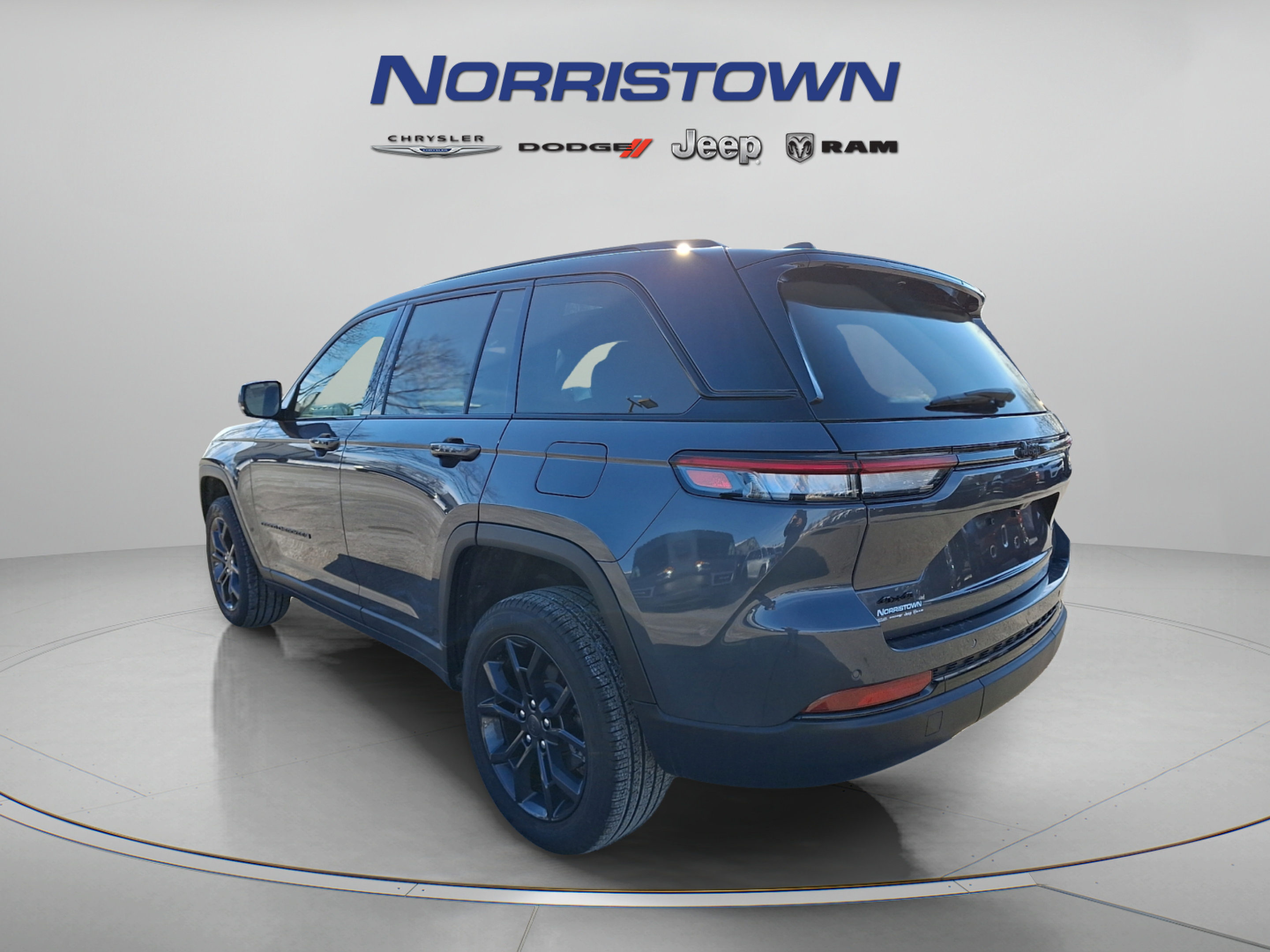 New 2025 Jeep Grand Cherokee Limited AWD/4WD image 3