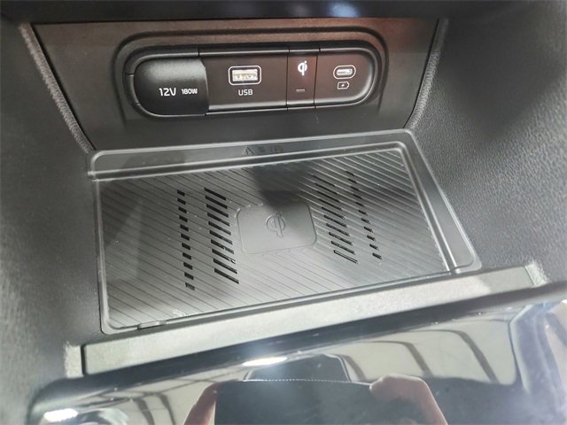 Used 2025 Kia Sportage SX image 34