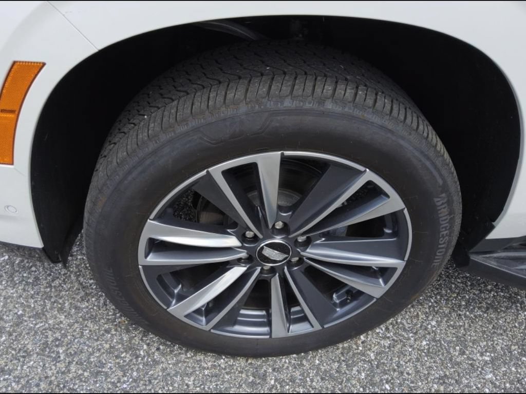 Used 2025 Cadillac Escalade Sport w/ LPO, Floor Liner Package AWD/4WD image 5