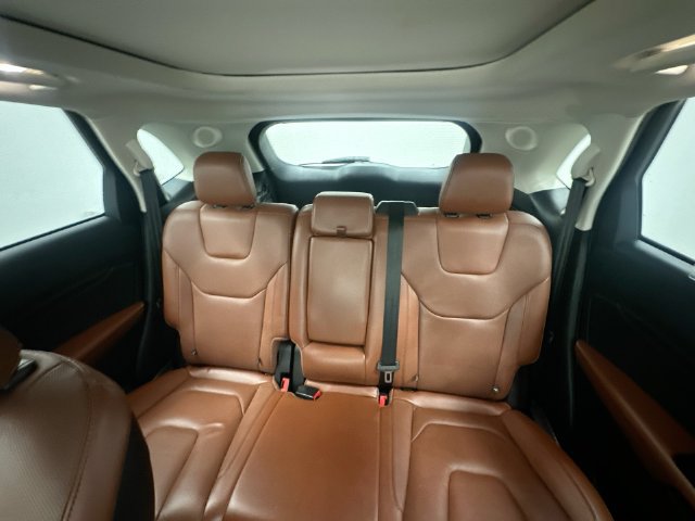 Used 2018 Ford Edge Titanium w/ Equipment Group 301A AWD/4WD image 33