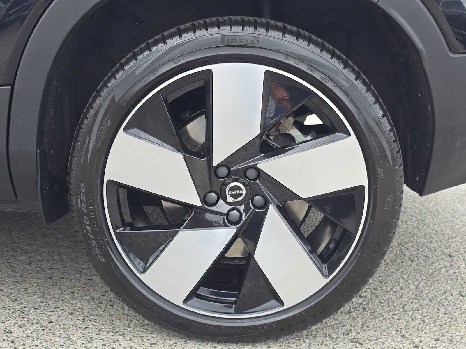 Certified 2023 Volvo C40 P8 Recharge Ultimate w/ Protection Package Premier AWD/4WD image 10