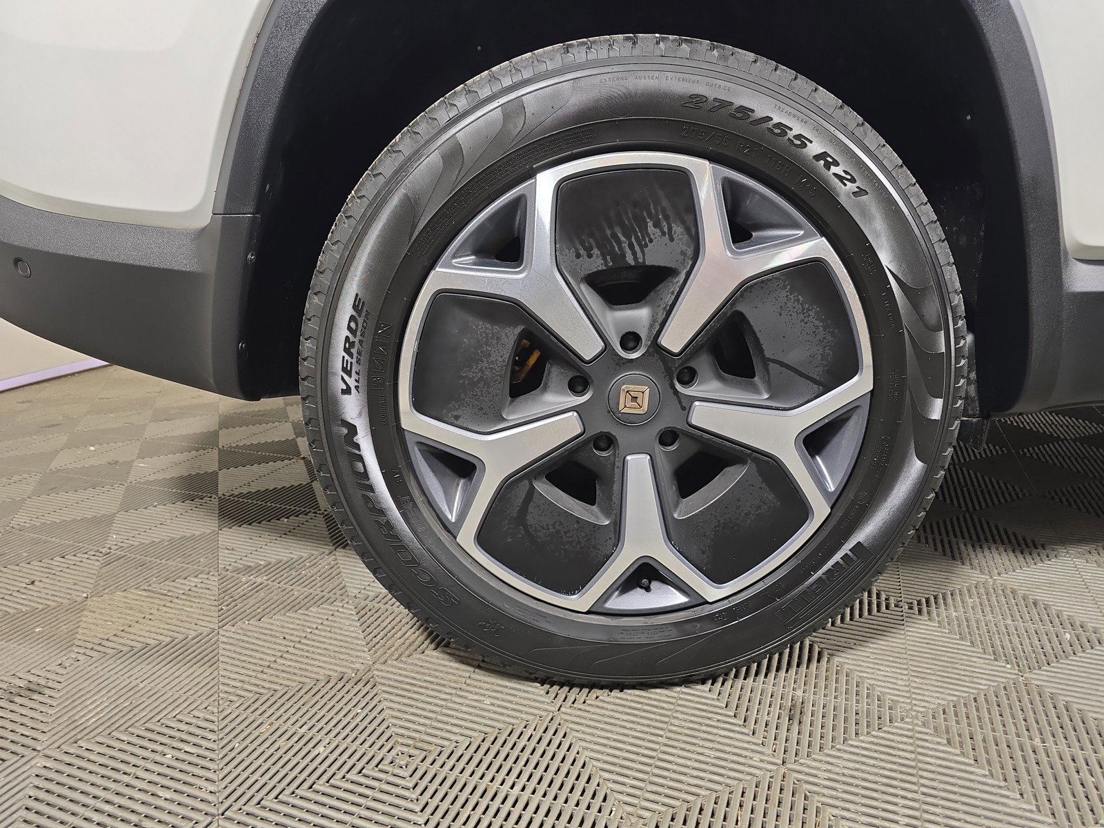 Used 2024 Rivian R1S Adventure AWD/4WD image 12