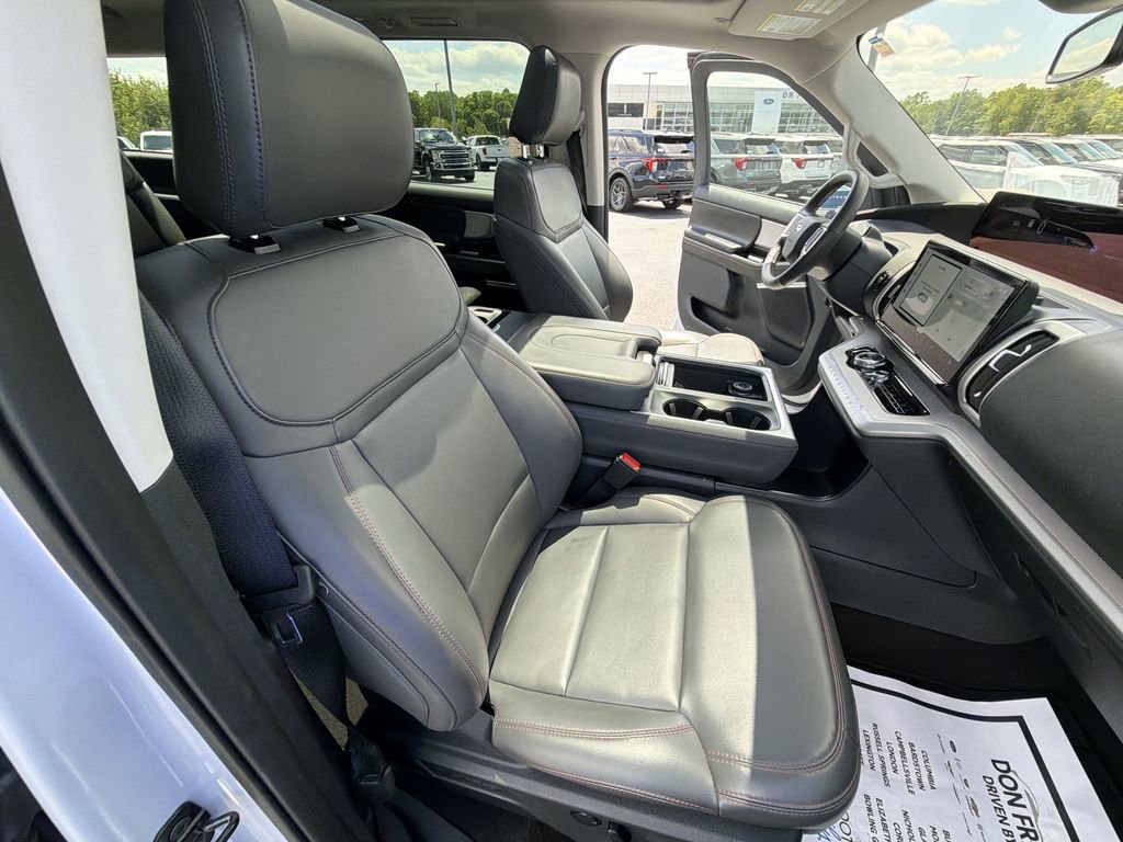 Used 2025 Ford Expedition Max Active AWD/4WD image 32