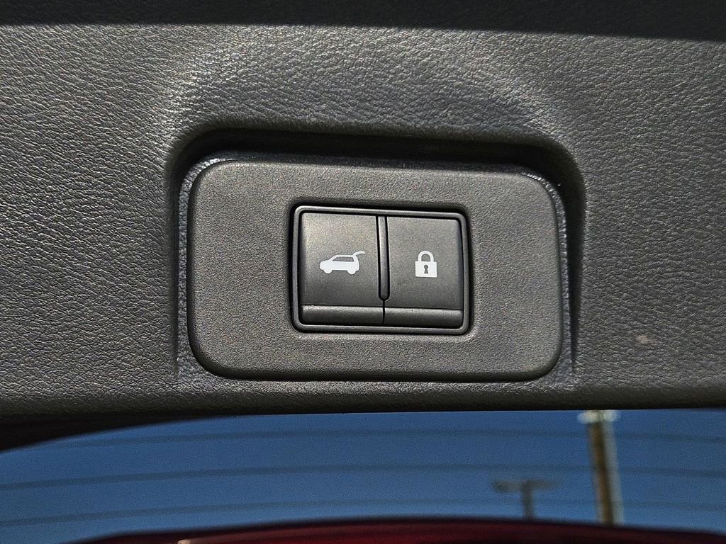 Used 2023 Nissan Rogue SL image 39