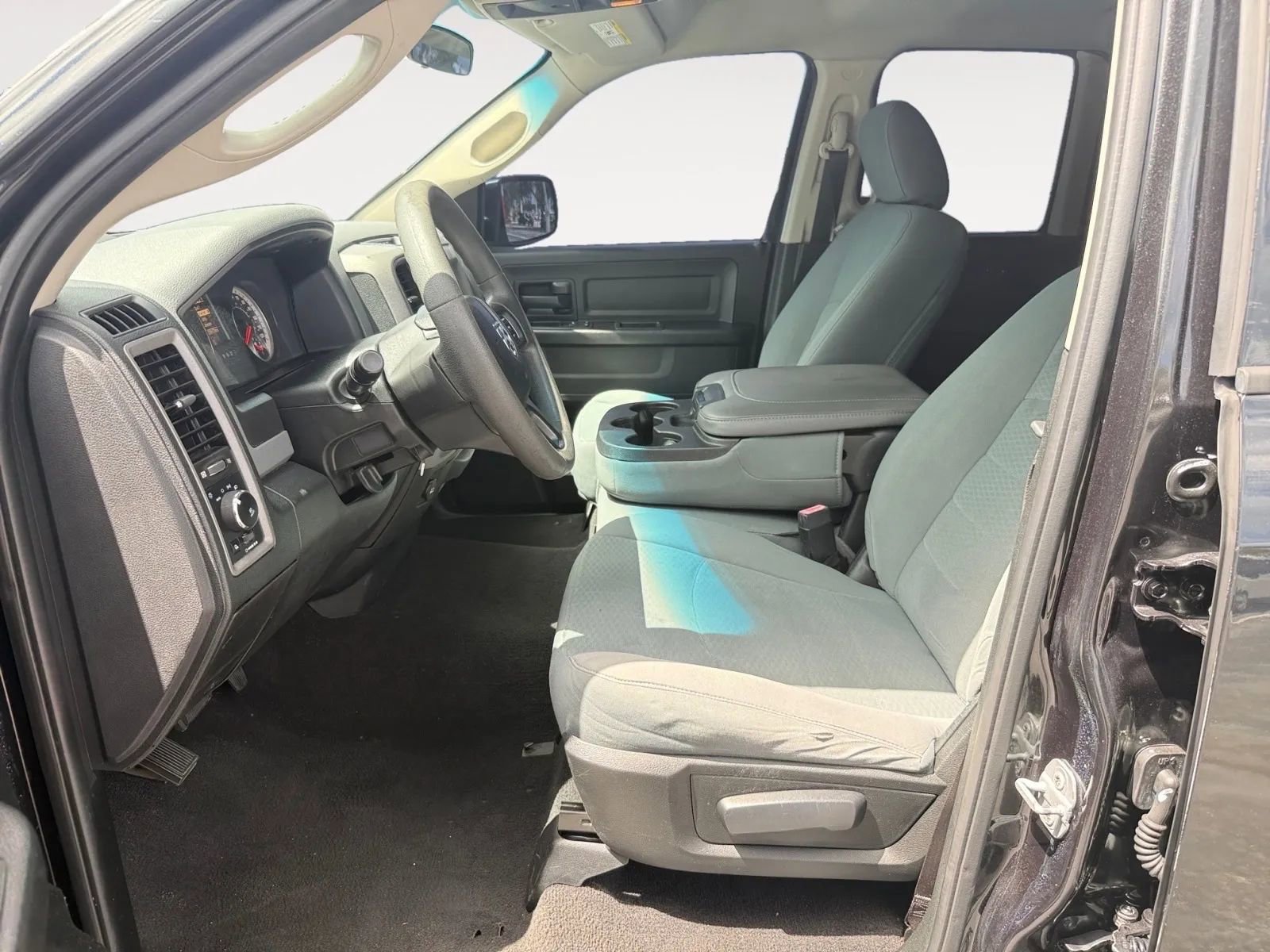 Used 2018 RAM 1500 Express w/ Black Ram 1500 Express Group image 9