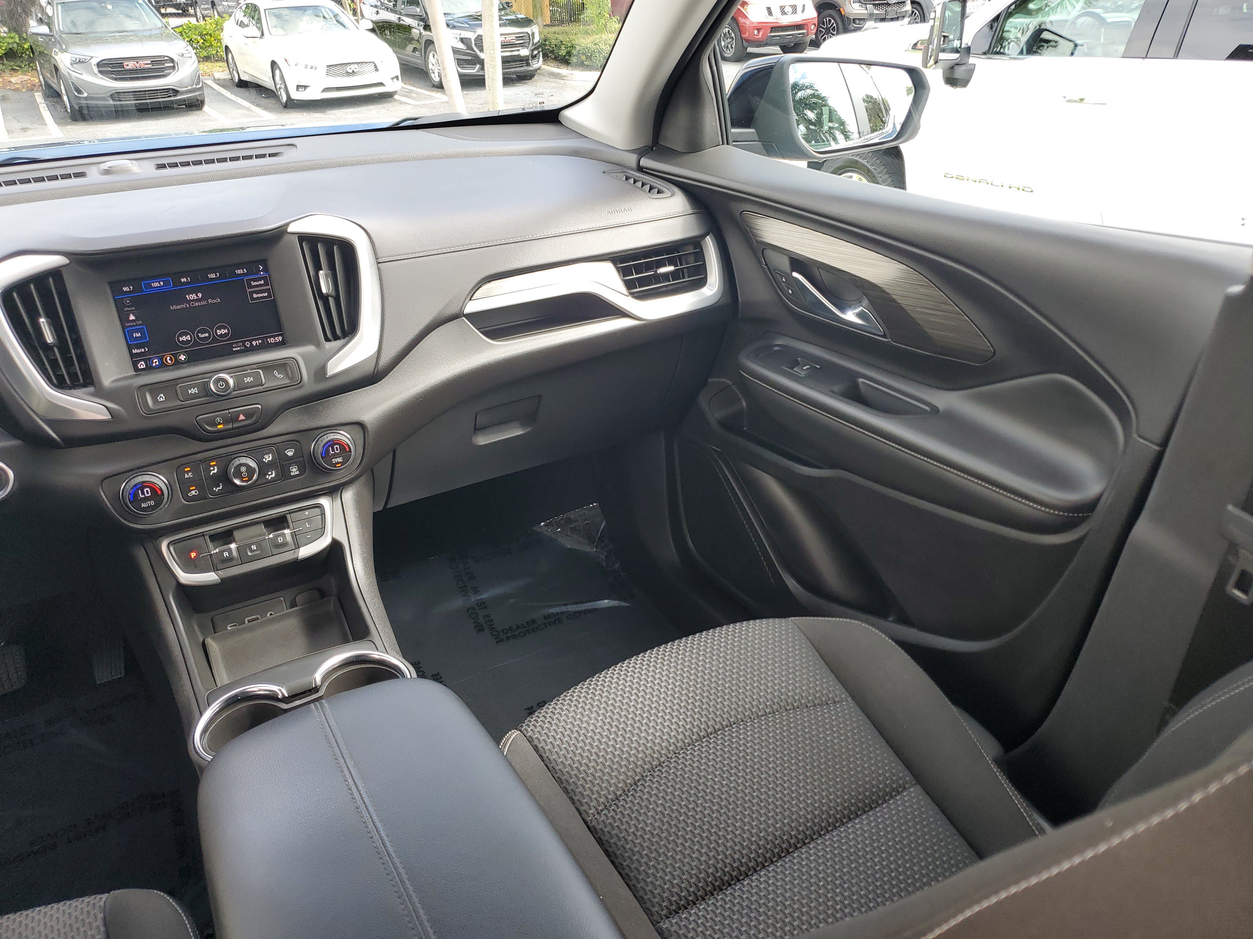 Used 2024 GMC Terrain SLE w/ Driver Convenience Package FWD image 16