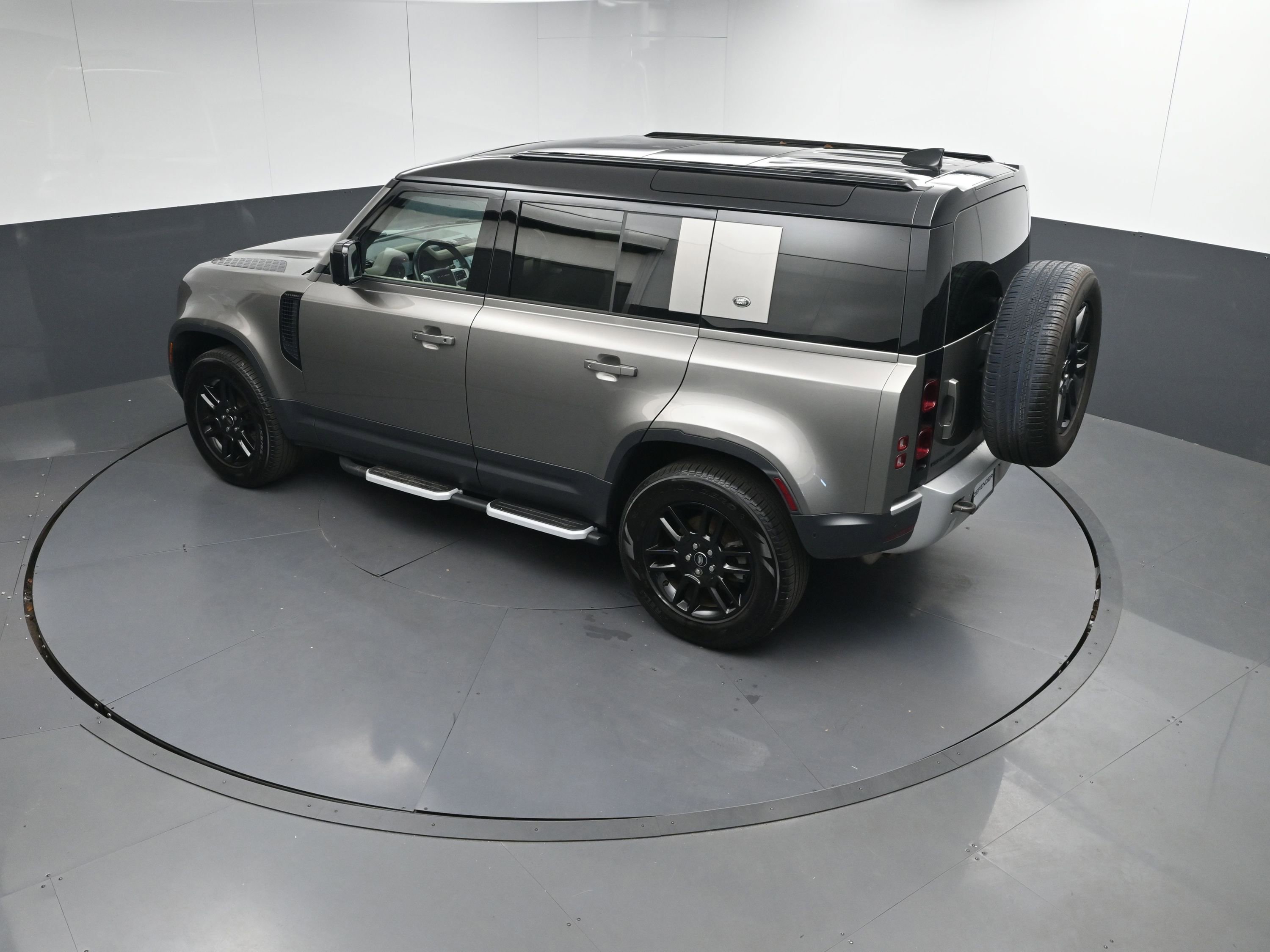 Certified 2023 Land Rover Defender 110 S image 33