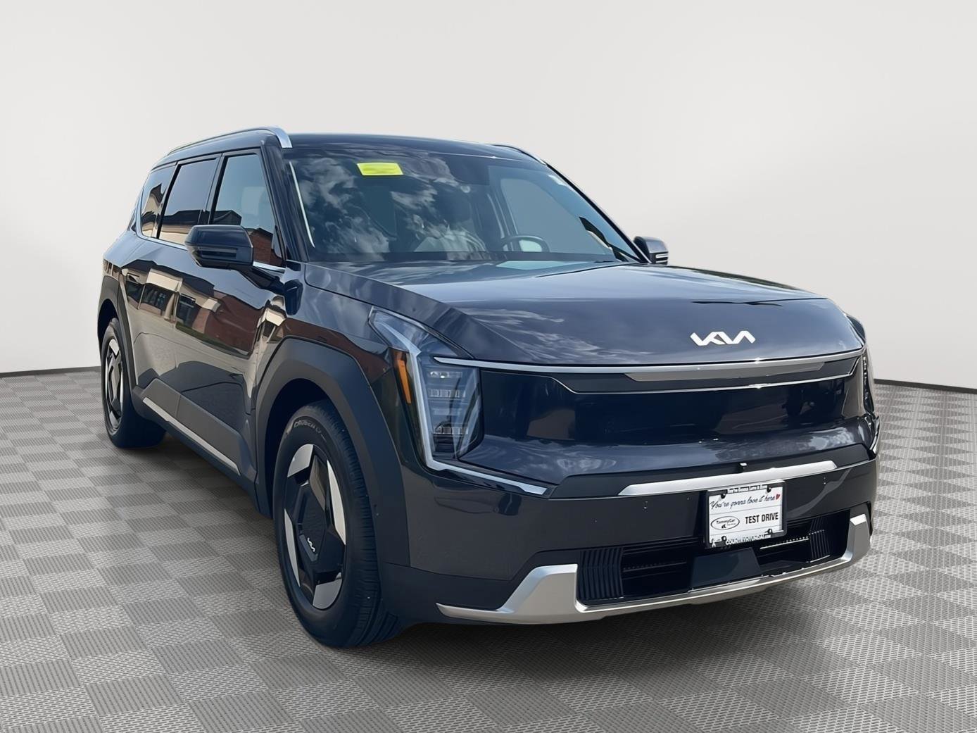 Used 2026 Kia EV9 Wind AWD/4WD image 3