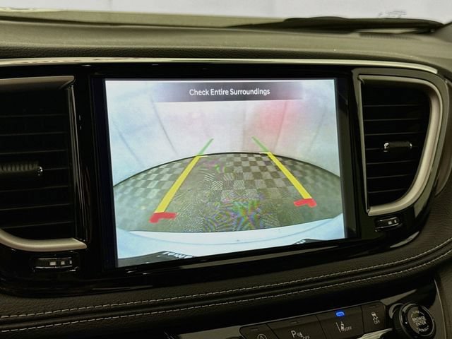 New 2027 Chrysler Pacifica Select FWD image 13