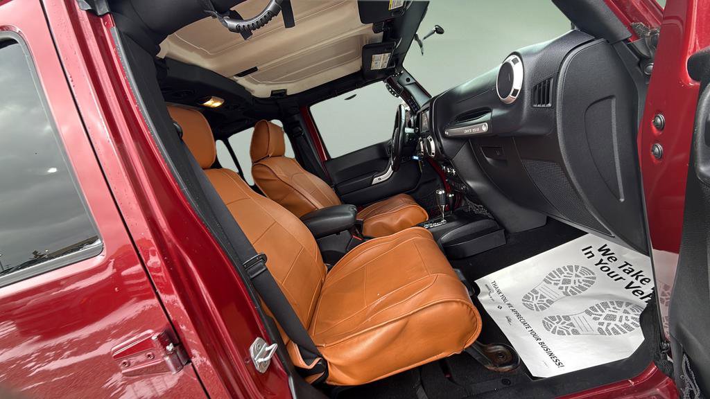 Used 2012 Jeep Wrangler Unlimited Sahara image 15