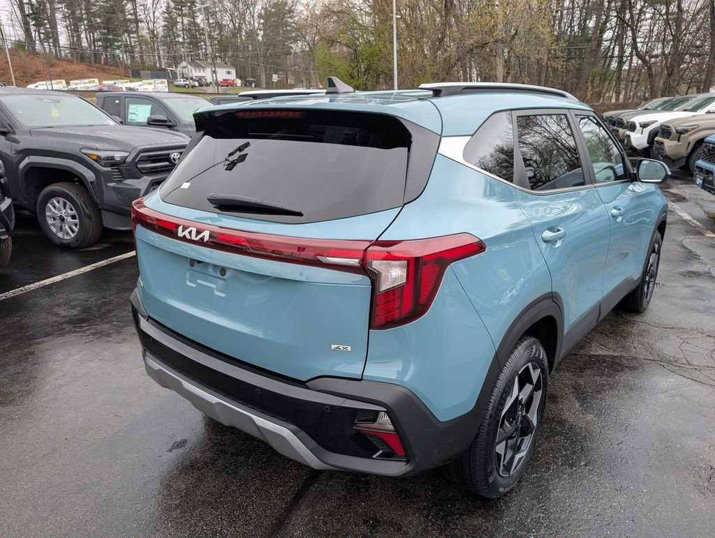 Used 2025 Kia Seltos EX w/ EX Sunroof Package AWD/4WD image 7
