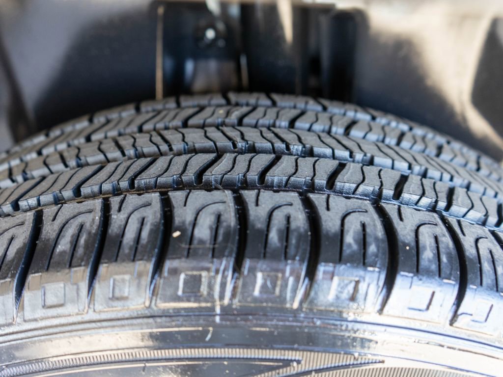 Used 2018 Jeep Cherokee Limited w/ Luxury Group image 36