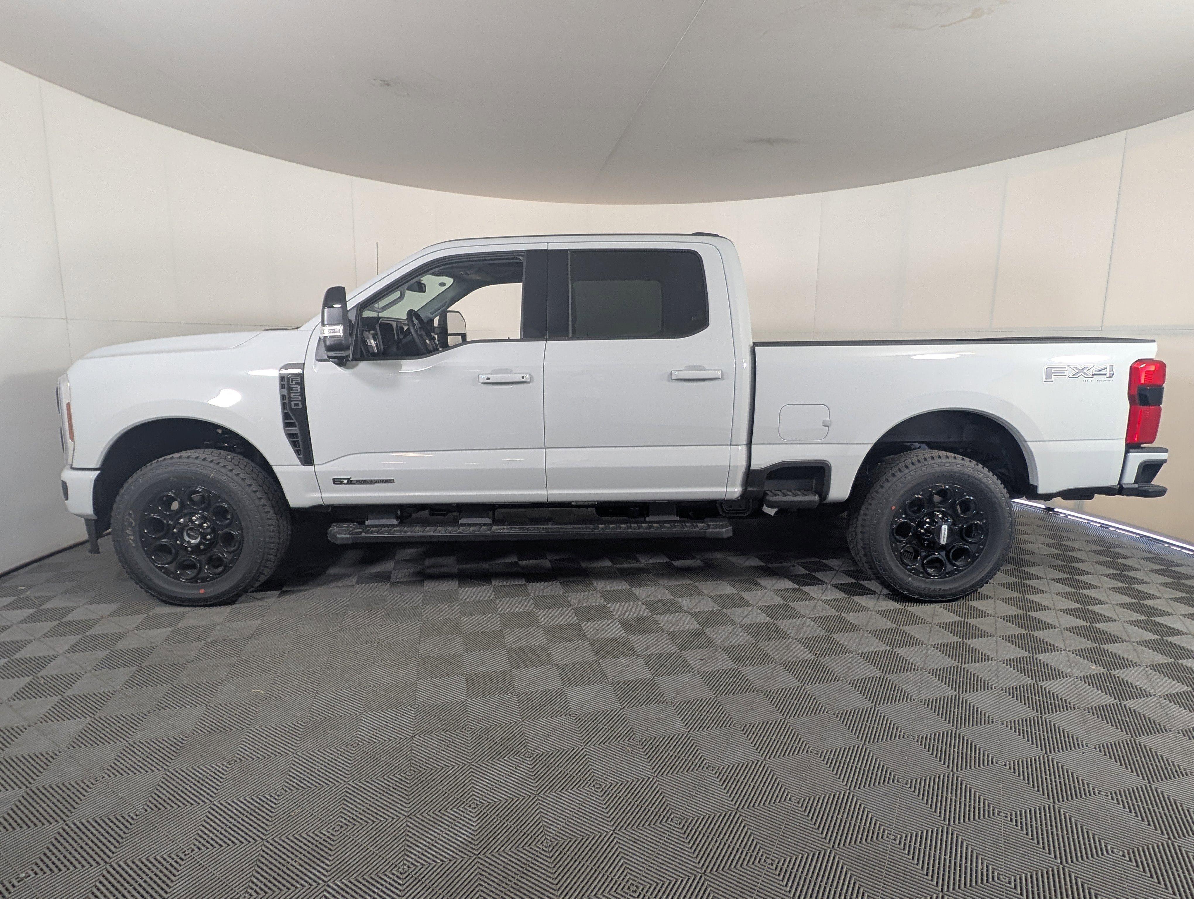 New 2025 Ford F350 Lariat w/ Lariat Ultimate Package image 4