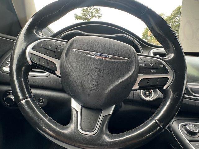 Used 2016 Chrysler 200 Limited Platinum w/ Comfort & Convenience Group FWD image 19