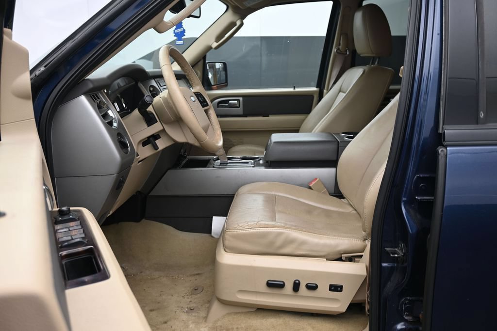 Used 2014 Ford Expedition EL XLT w/ Equipment Group 202A AWD/4WD image 18