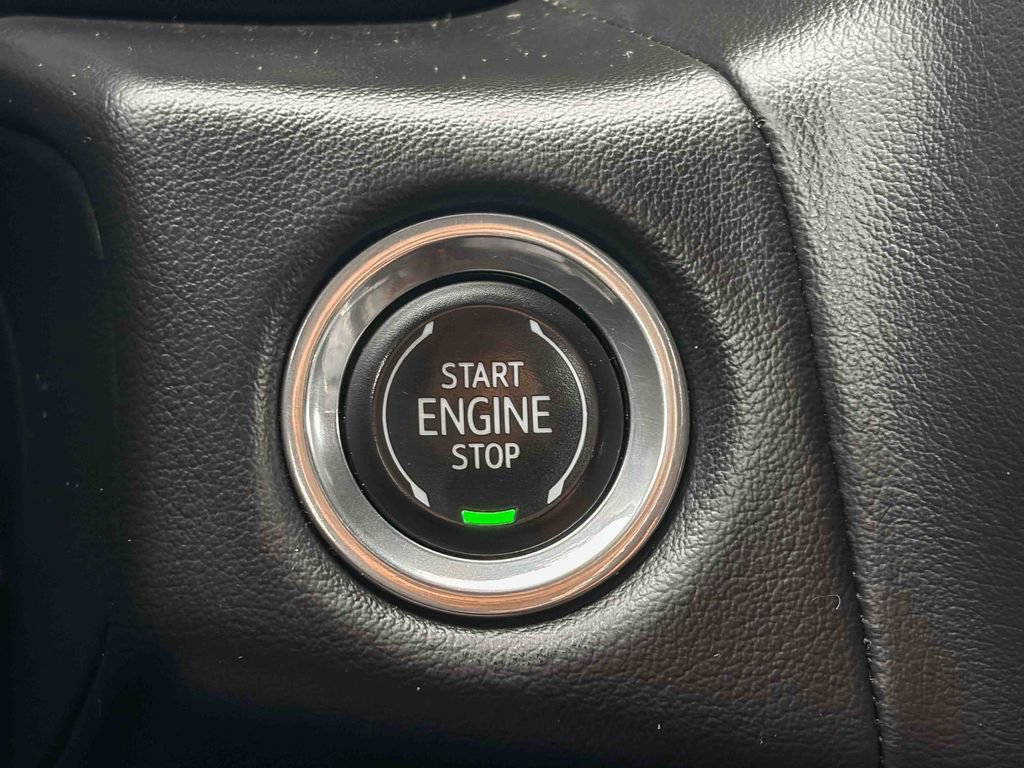 Used 2021 Chevrolet Tahoe Premier w/ Premium Package image 25