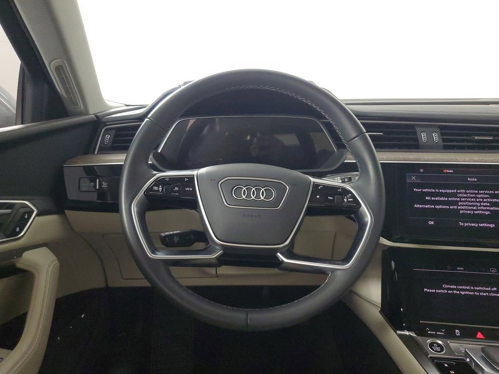 Used 2024 Audi Q8 e-tron Premium Plus w/ Premium Plus Package image 15