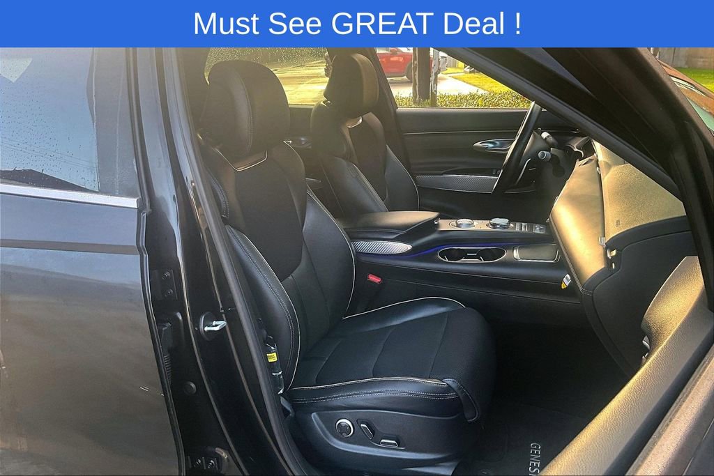 Used 2025 Genesis GV70 3.5T Sport image 10