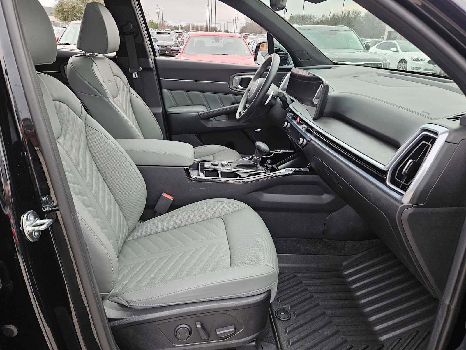 Certified 2025 Kia Sorento SX Prestige w/ Sage Leather Package image 22