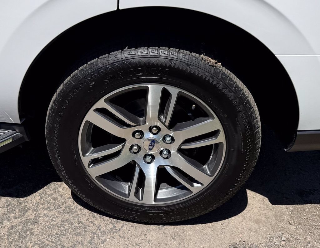 Used 2022 Ford Expedition Limited AWD/4WD image 11