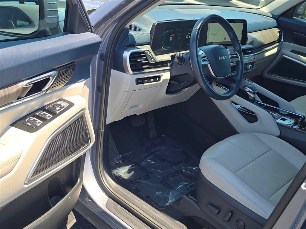 Certified 2023 Kia Telluride EX w/ EX Captain's Chair Package AWD/4WD image 9