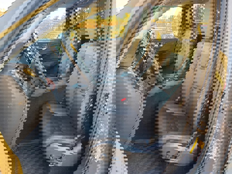 Certified 2024 Volvo XC60 B5 Plus w/ Climate Package image 30