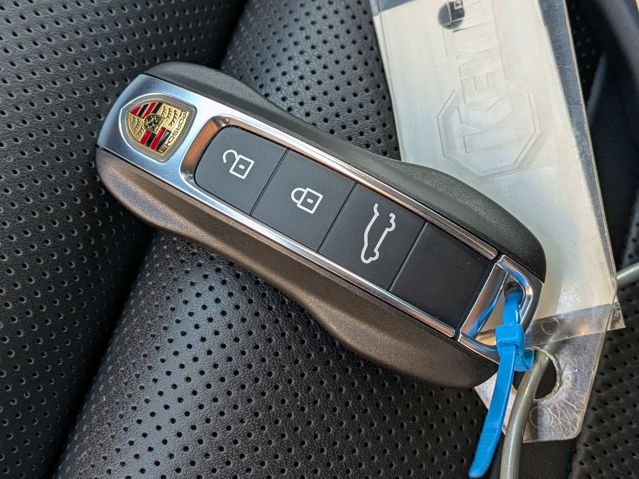 Used 2025 Porsche Cayenne GTS AWD/4WD image 41