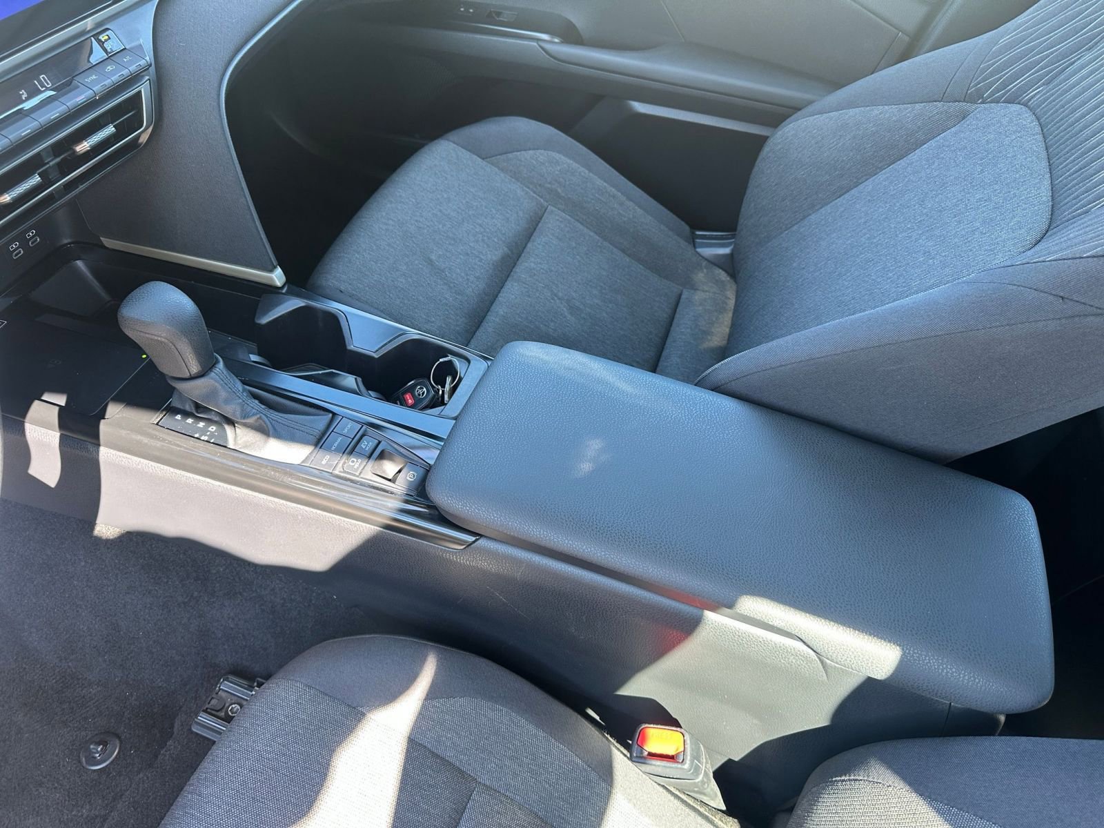 Used 2025 Toyota Camry LE image 40