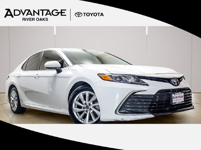 Used 2021 Toyota Camry LE FWD image 1
