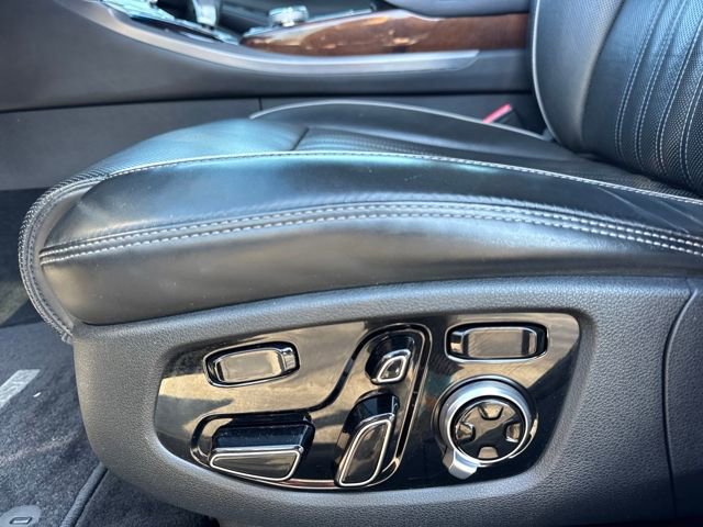 Used 2018 Genesis G90 3.3T Premium image 13