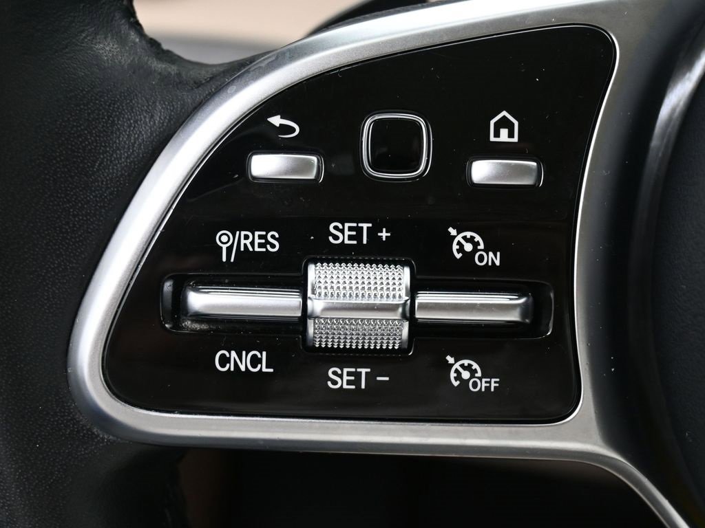 Used 2021 Mercedes-Benz GLC 300 4MATIC image 18