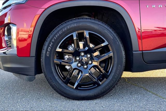 Used 2023 Chevrolet Traverse LT w/ Rear Camera Mirror Package image 9