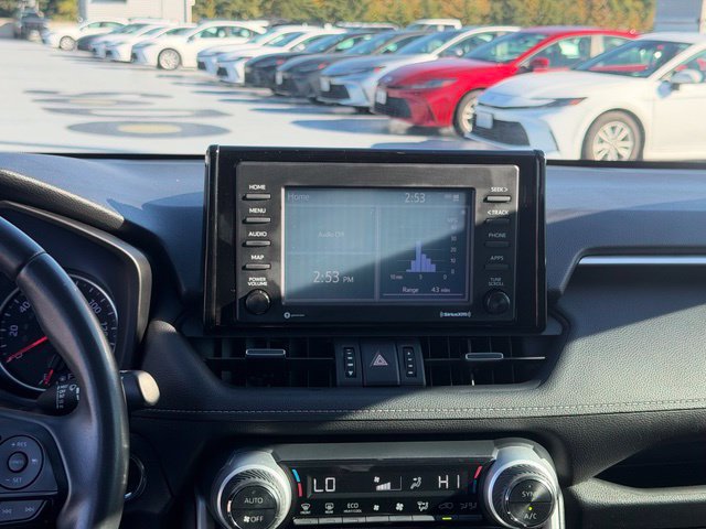 Used 2020 Toyota RAV4 XLE Premium FWD image 15