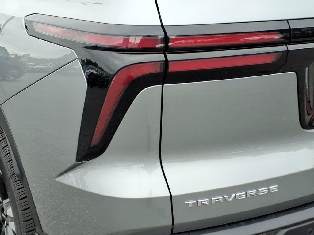 New 2027 Chevrolet Traverse LT w/ Sun and Wheel Package FWD image 9