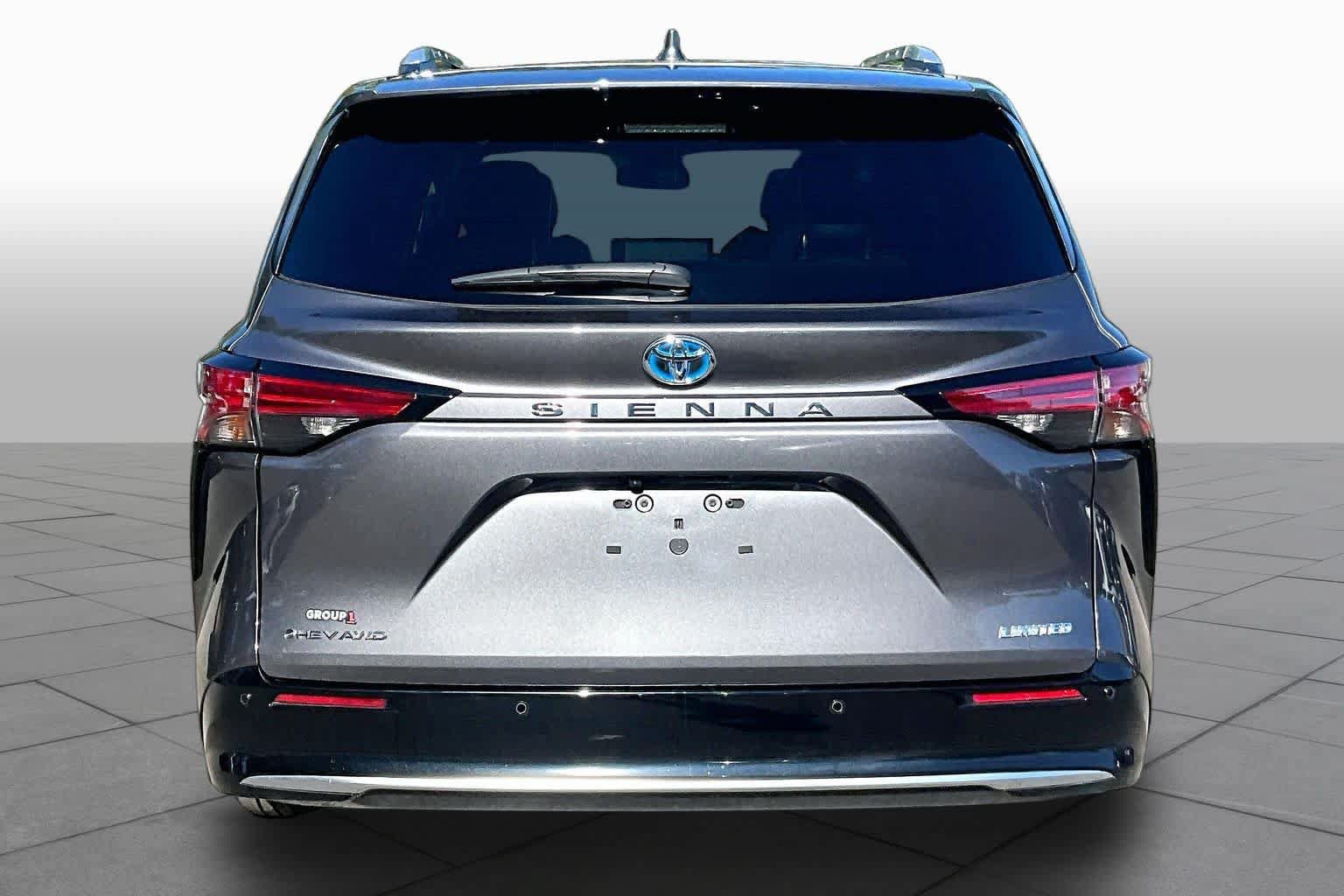 Certified 2025 Toyota Sienna Limited AWD/4WD image 5