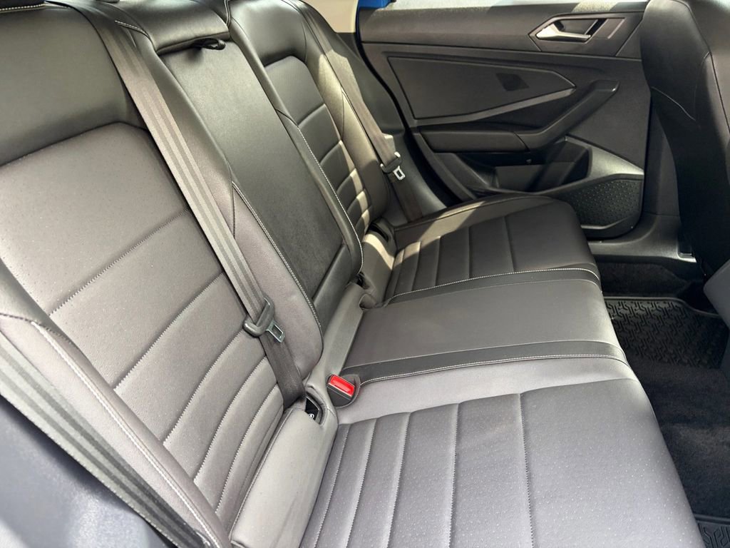 Certified 2024 Volkswagen Jetta SE image 27