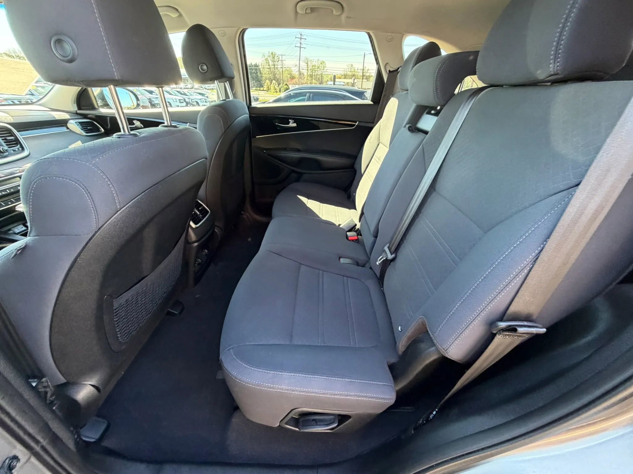 Used 2019 Kia Sorento LX w/ LX Convenience Package image 15