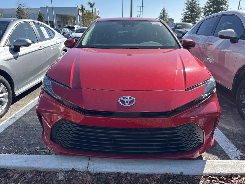 Used 2025 Toyota Camry LE image 2