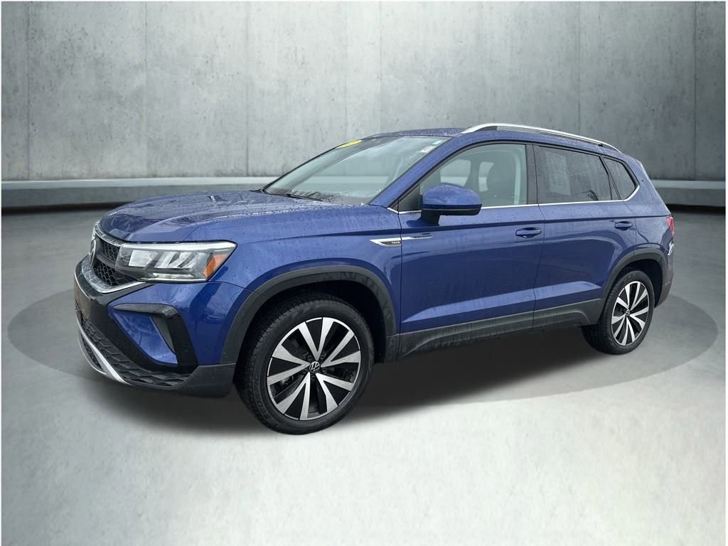 Used 2022 Volkswagen Taos SE w/ IQ.Drive SE Package image 2