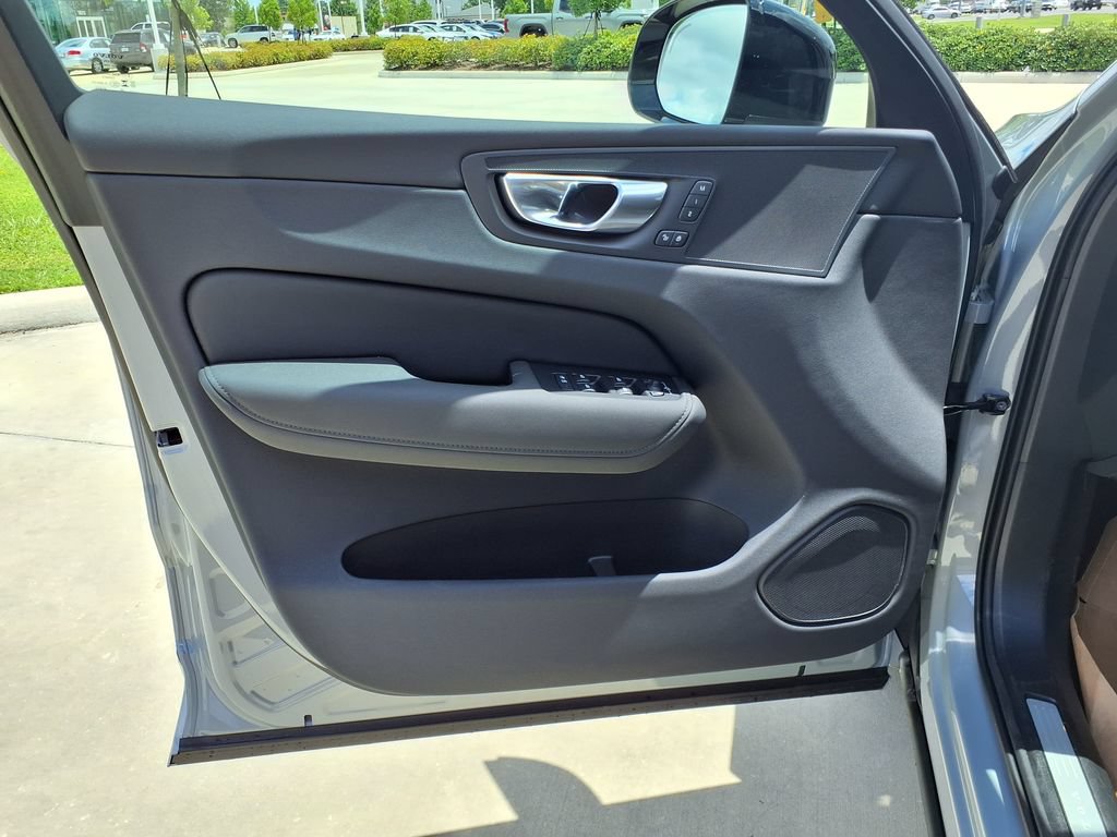 New 2026 Volvo XC60 B5 Core AWD/4WD image 12