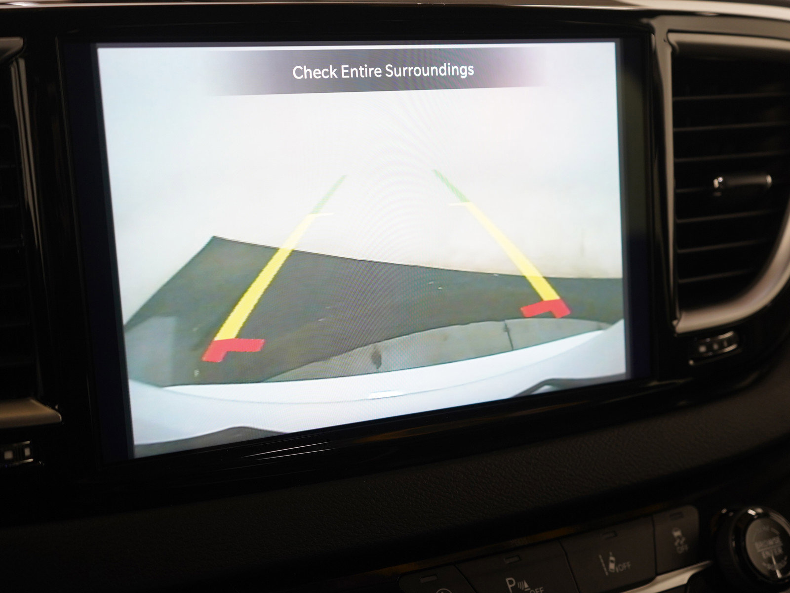 Used 2024 Chrysler Pacifica Touring-L image 27