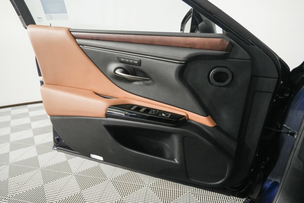 Certified 2022 Lexus ES 350 w/ Premium Package FWD image 12