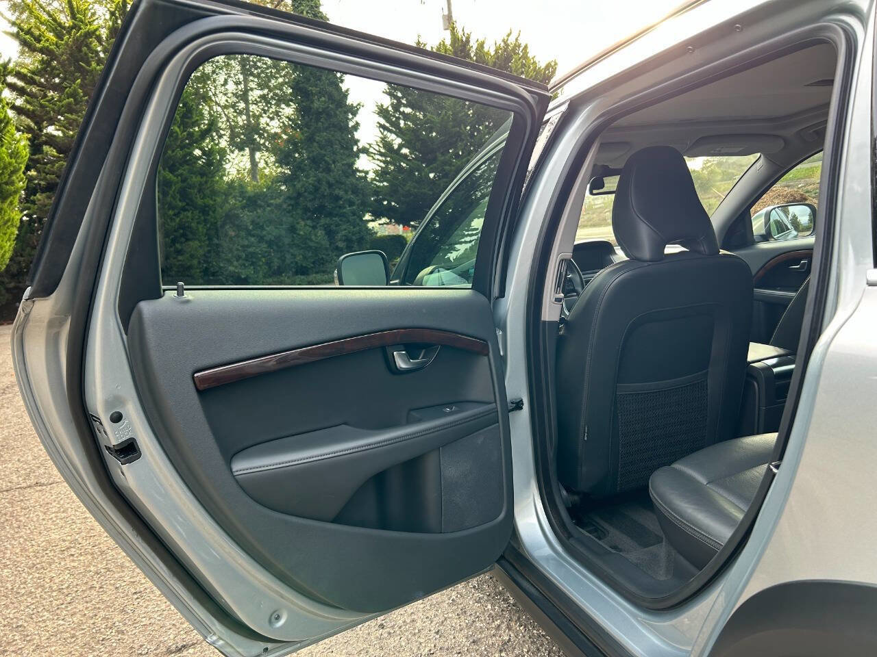 Used 2013 Volvo XC70 3.2 image 28