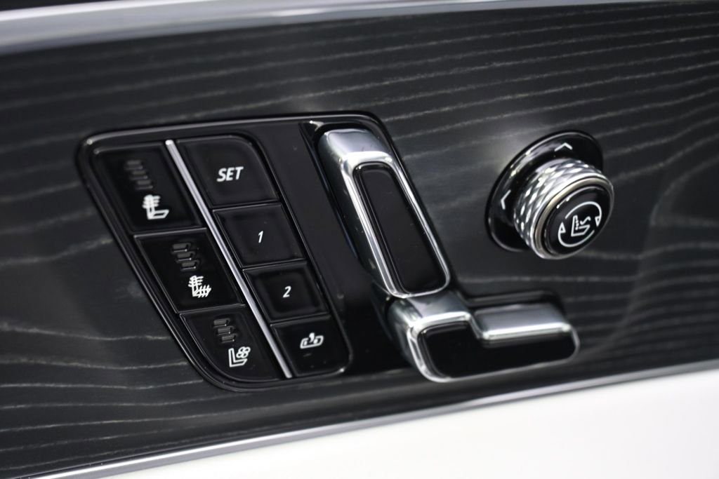 New 2026 Cadillac Lyriq Premium Luxury w/ LPO, Floor Liner Package AWD/4WD image 14