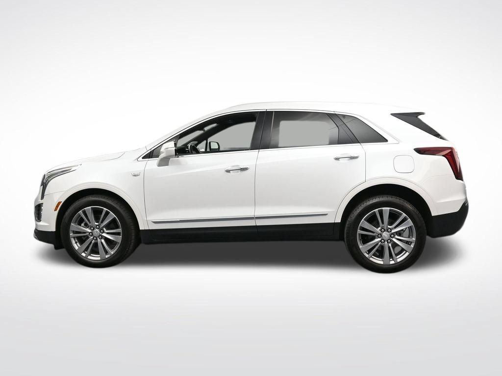 Certified 2025 Cadillac XT5 Premium Luxury AWD/4WD image 2