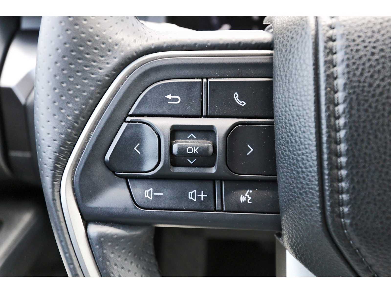 Used 2025 Toyota 4Runner TRD Off-Road Premium AWD/4WD image 15