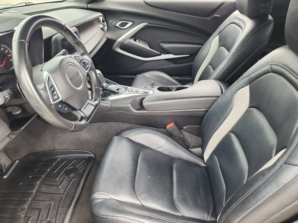 Used 2020 Chevrolet Camaro LS RWD image 9