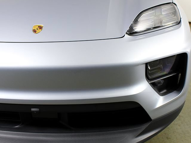 New 2026 Porsche Macan 4 Electric AWD/4WD image 10