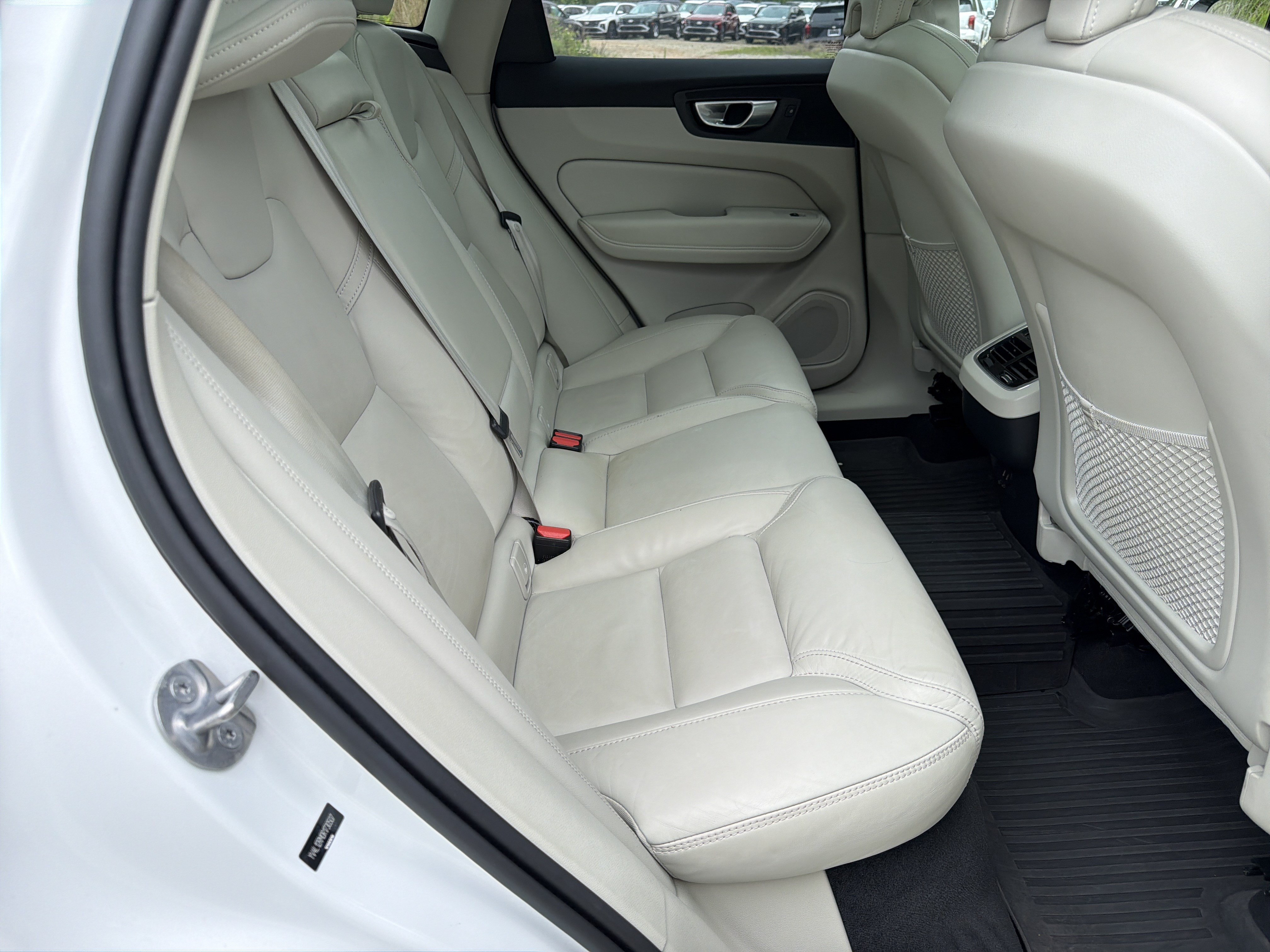 Used 2024 Volvo XC60 B5 Ultimate w/ Protection Package Premier AWD/4WD image 15