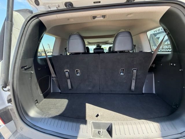 Used 2025 Hyundai Santa Fe Limited AWD/4WD image 14